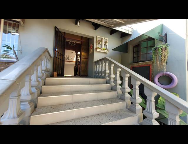 912M² GUESTHOUSE FOR SALE IN WEST ACRES